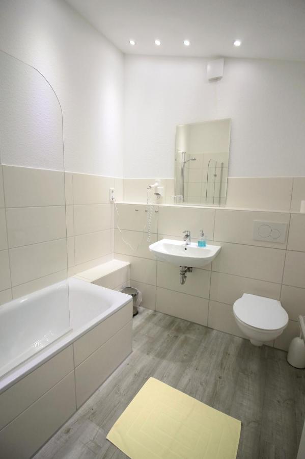 Hotel Zur Linde Hechthausen Exteriör bild